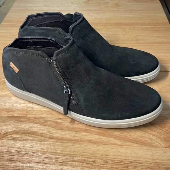 Ecco Soft Nubuck Leather Zip Ankle Boot - Picture 7 of 17